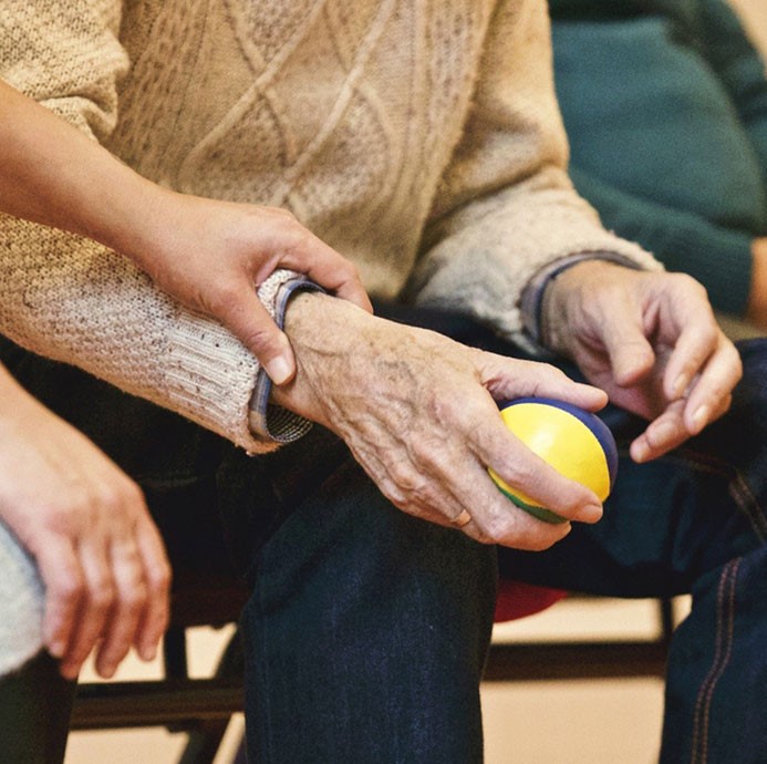Aider les aidants à nommer ce qu’ils vivent : une recherche participative originale avec des linguistes