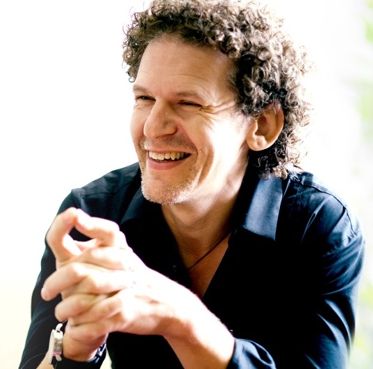 HARRIS : Le piège du bonheur (The Happiness Trap, 2009)